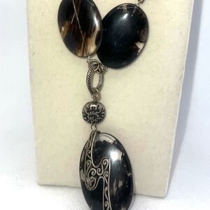 Elegant Black‎ and Brown Pendant Necklace